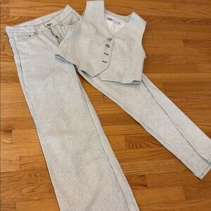 Striped Women's Jeans and Vest Set